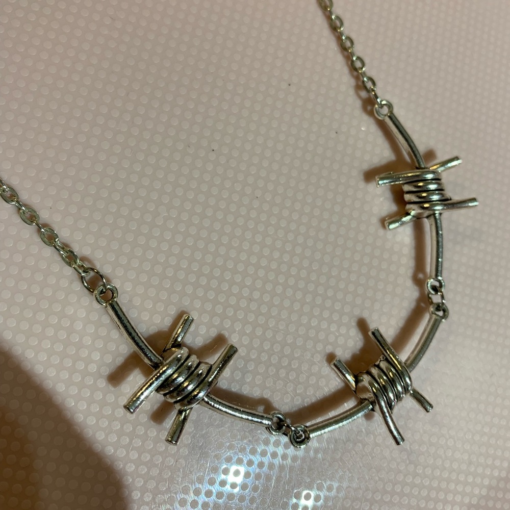 3 Prong Barb Wire Necklace